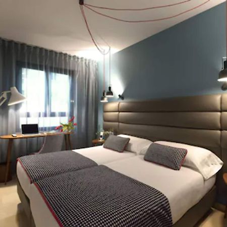 Hotel Pamplona Plaza Екстериор снимка