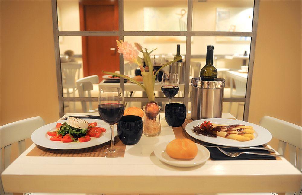 Hotel Pamplona Plaza Екстериор снимка