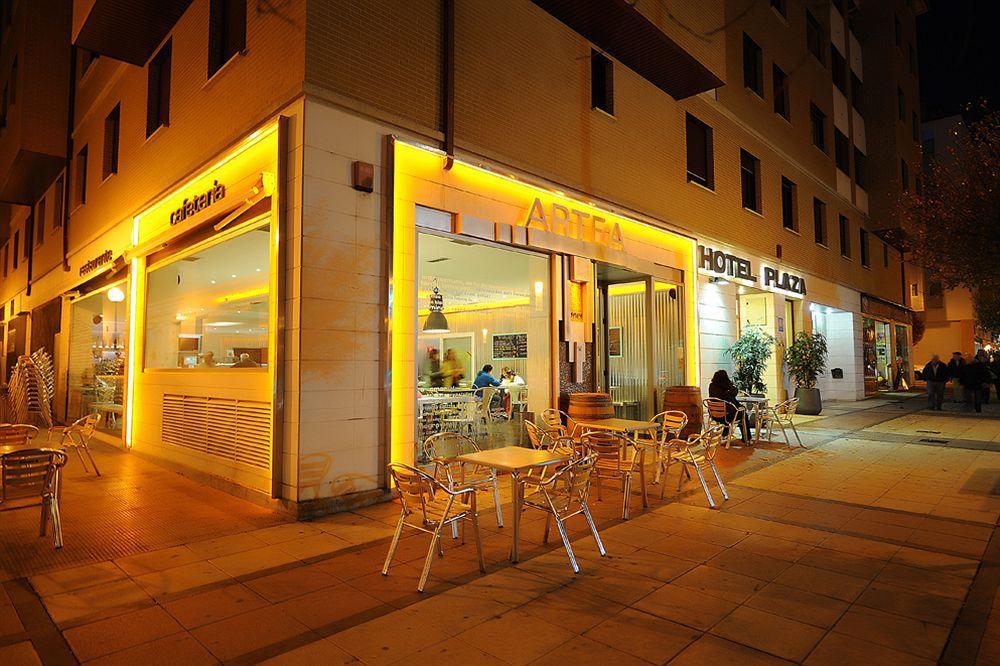 Hotel Pamplona Plaza Екстериор снимка