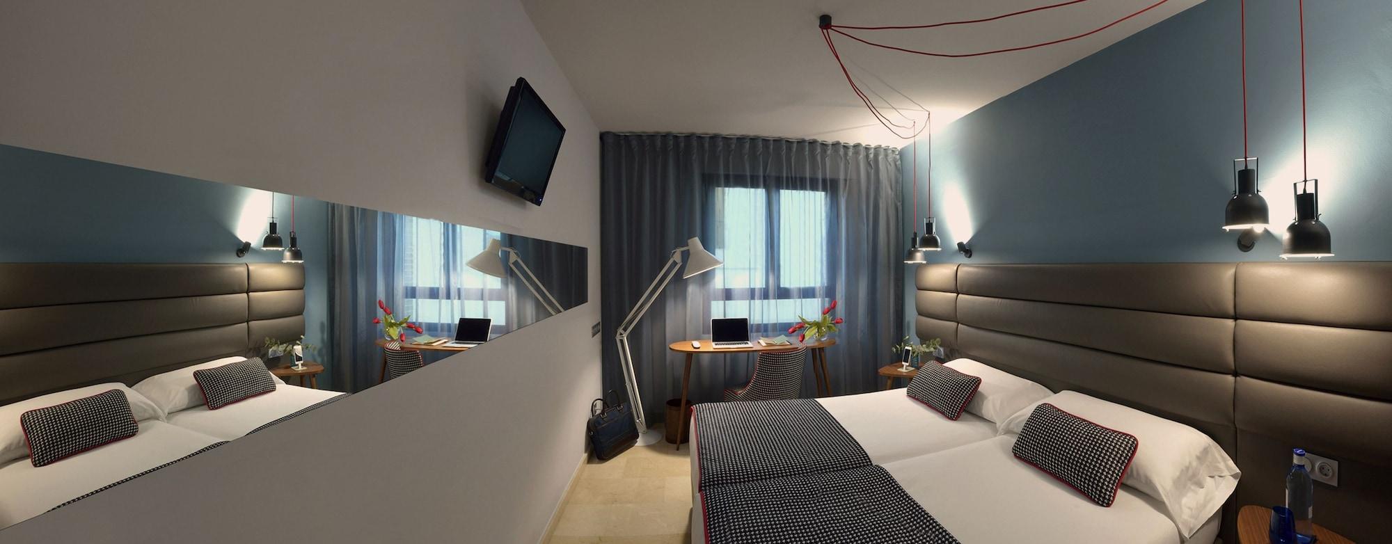 Hotel Pamplona Plaza Екстериор снимка