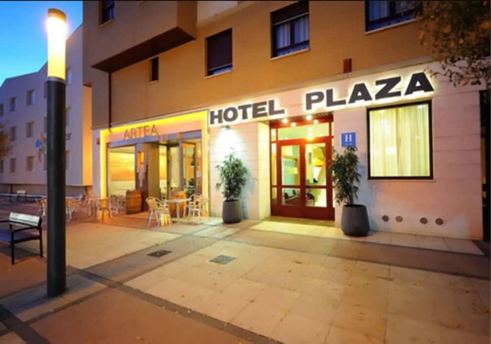 Hotel Pamplona Plaza Екстериор снимка
