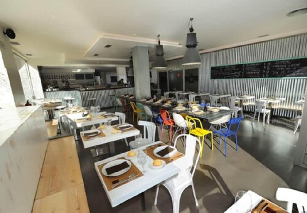 Hotel Pamplona Plaza Екстериор снимка