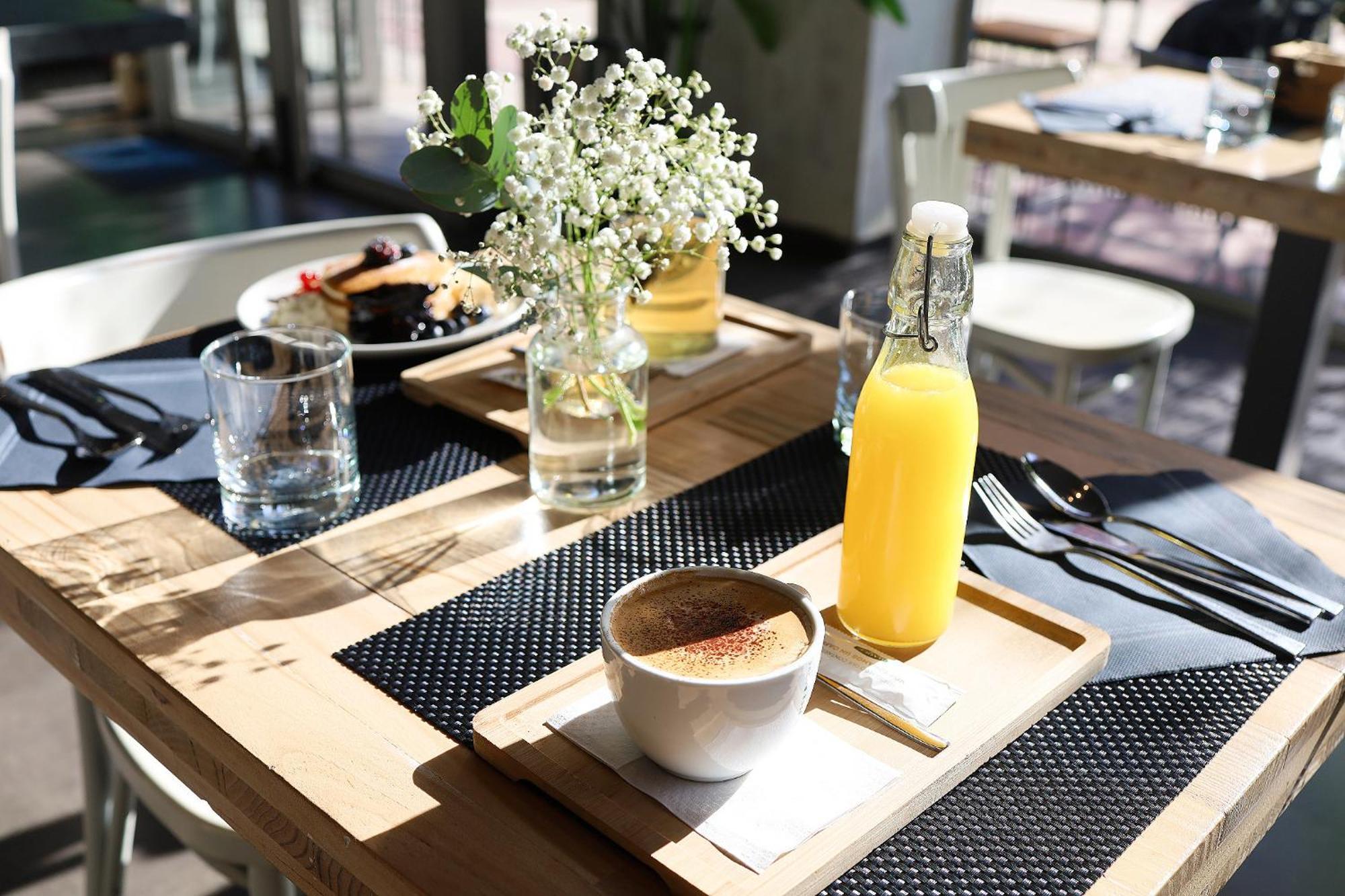 Hotel Pamplona Plaza Екстериор снимка