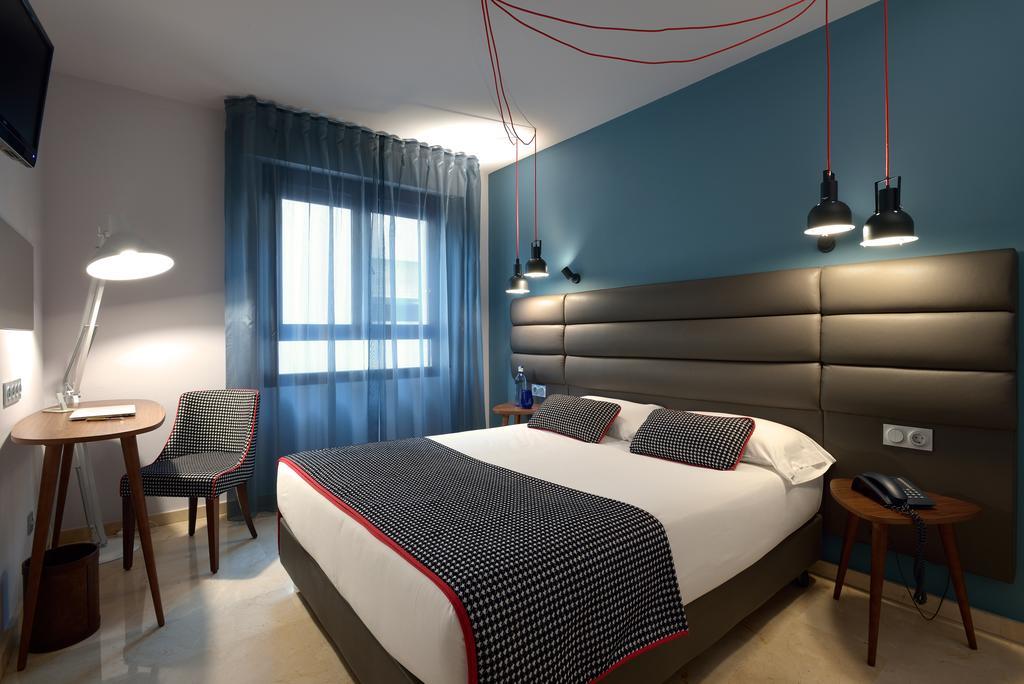 Hotel Pamplona Plaza Екстериор снимка