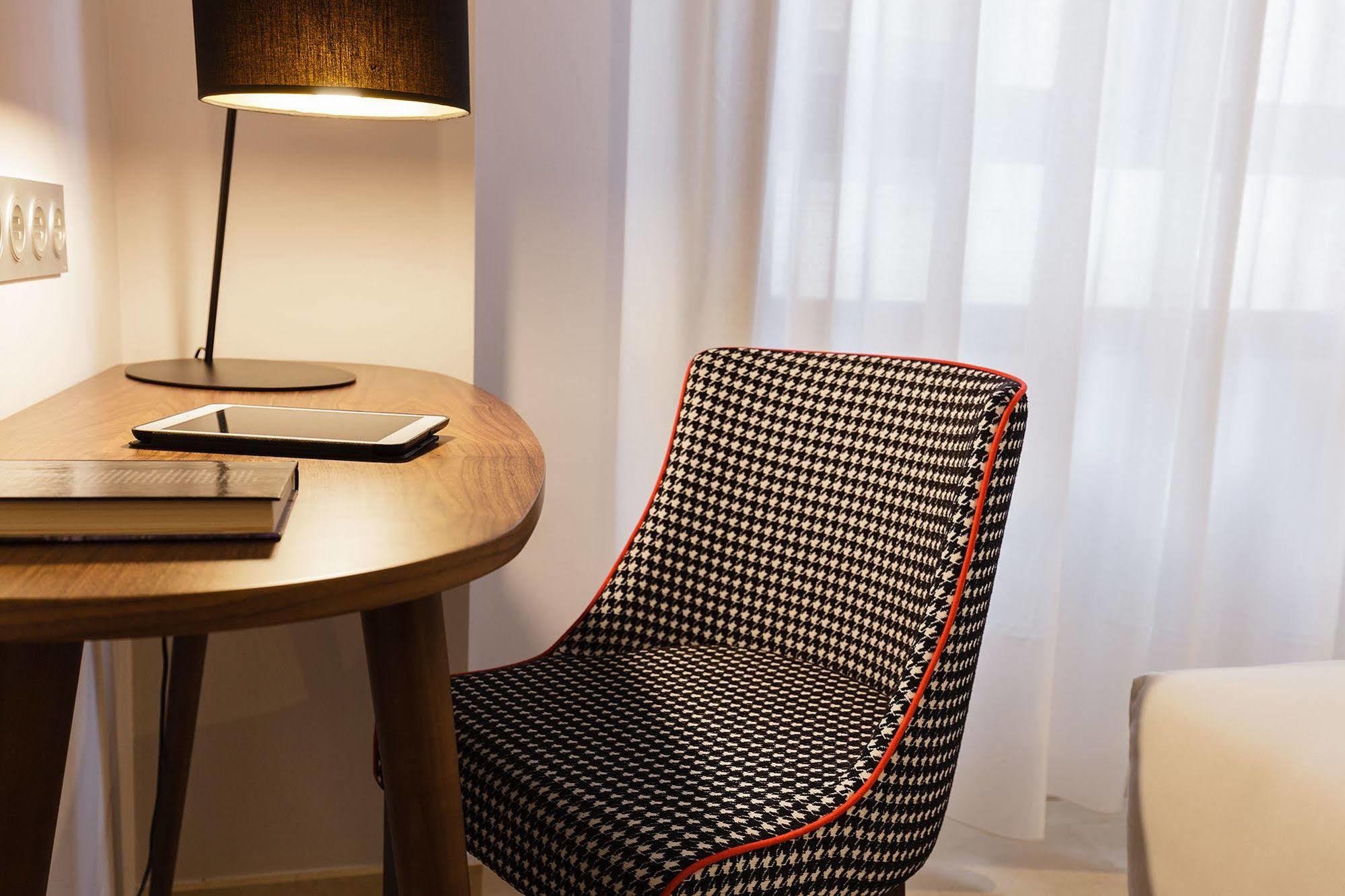 Hotel Pamplona Plaza Екстериор снимка